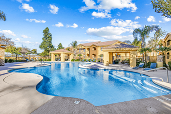 Pool with designed edges